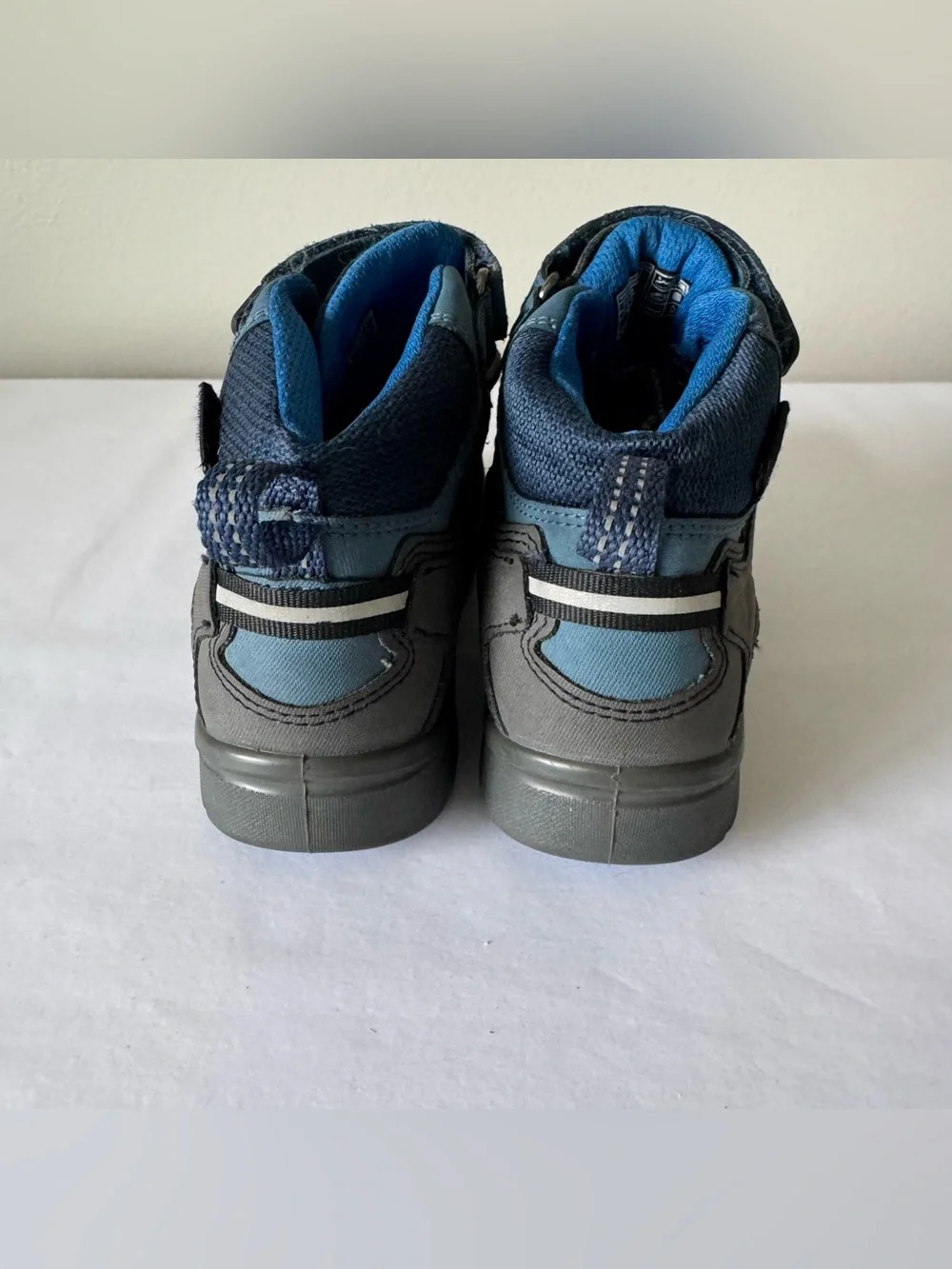 KEEN Size 12 Little Boys or Girls Waterproof Hiking Boots